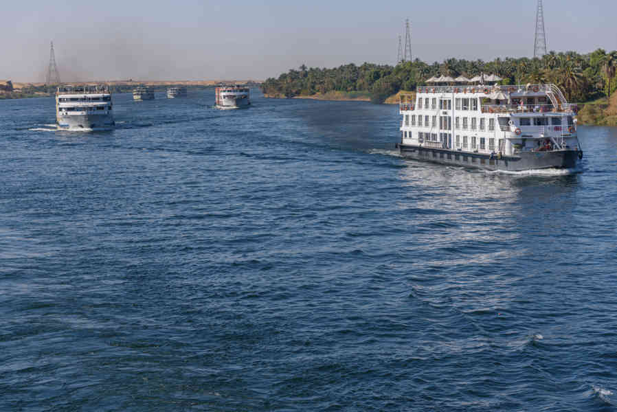 Egipto 374 - rio Nilo - barcos.jpg